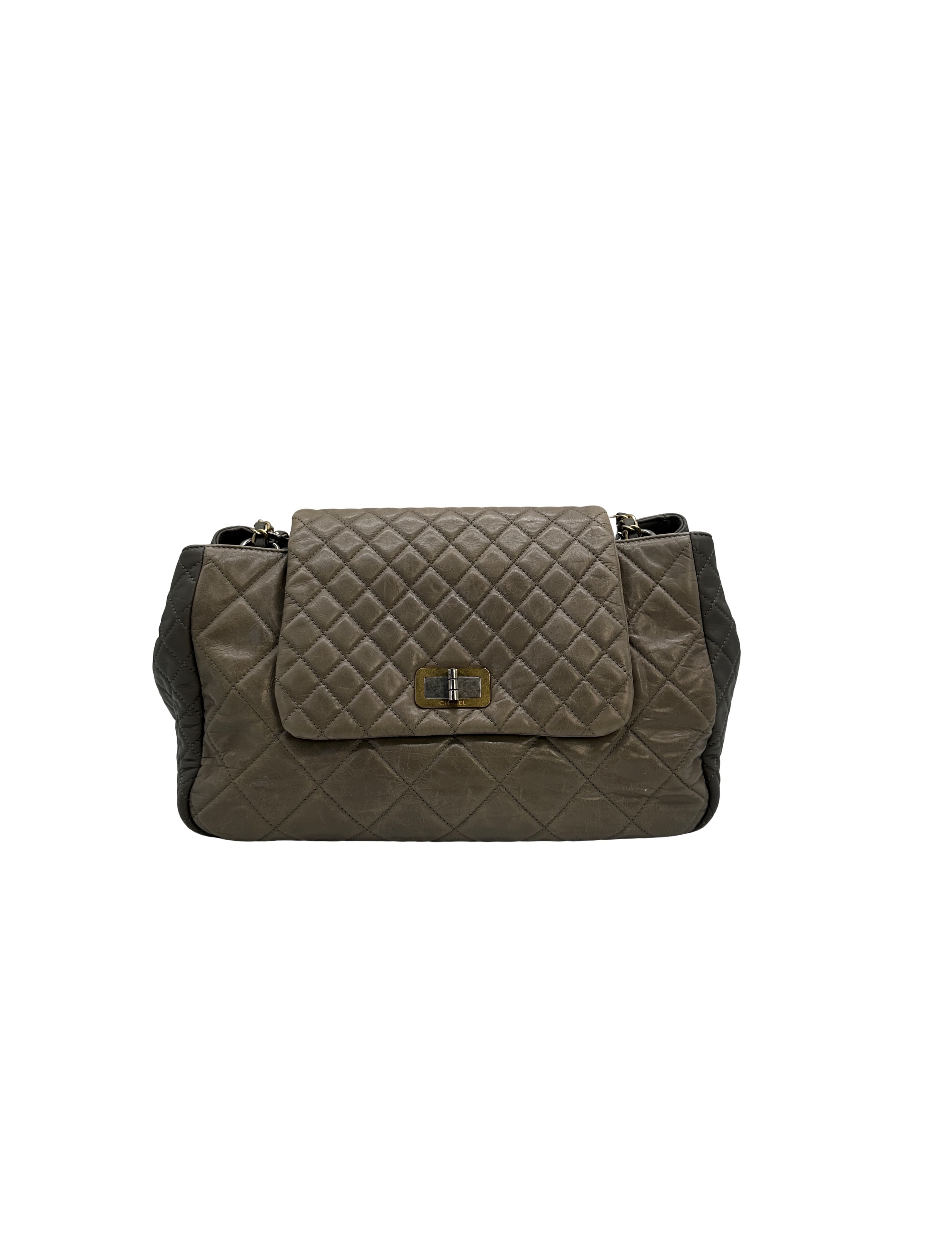 Chanel Reissue Accordion Flap Bag - Green Shoulder Bags