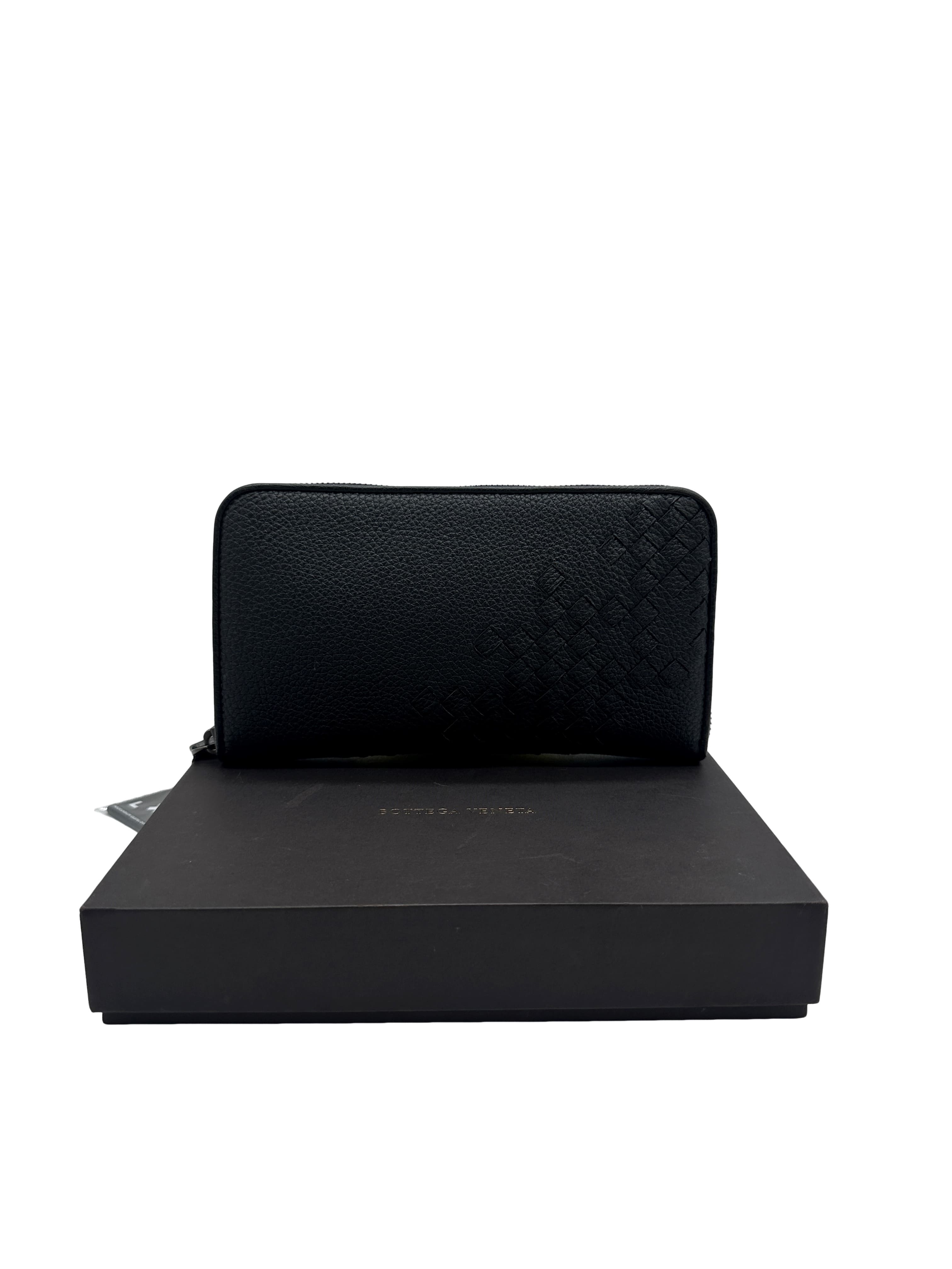 Bottega Veneta Black Leather Zippy Wallet