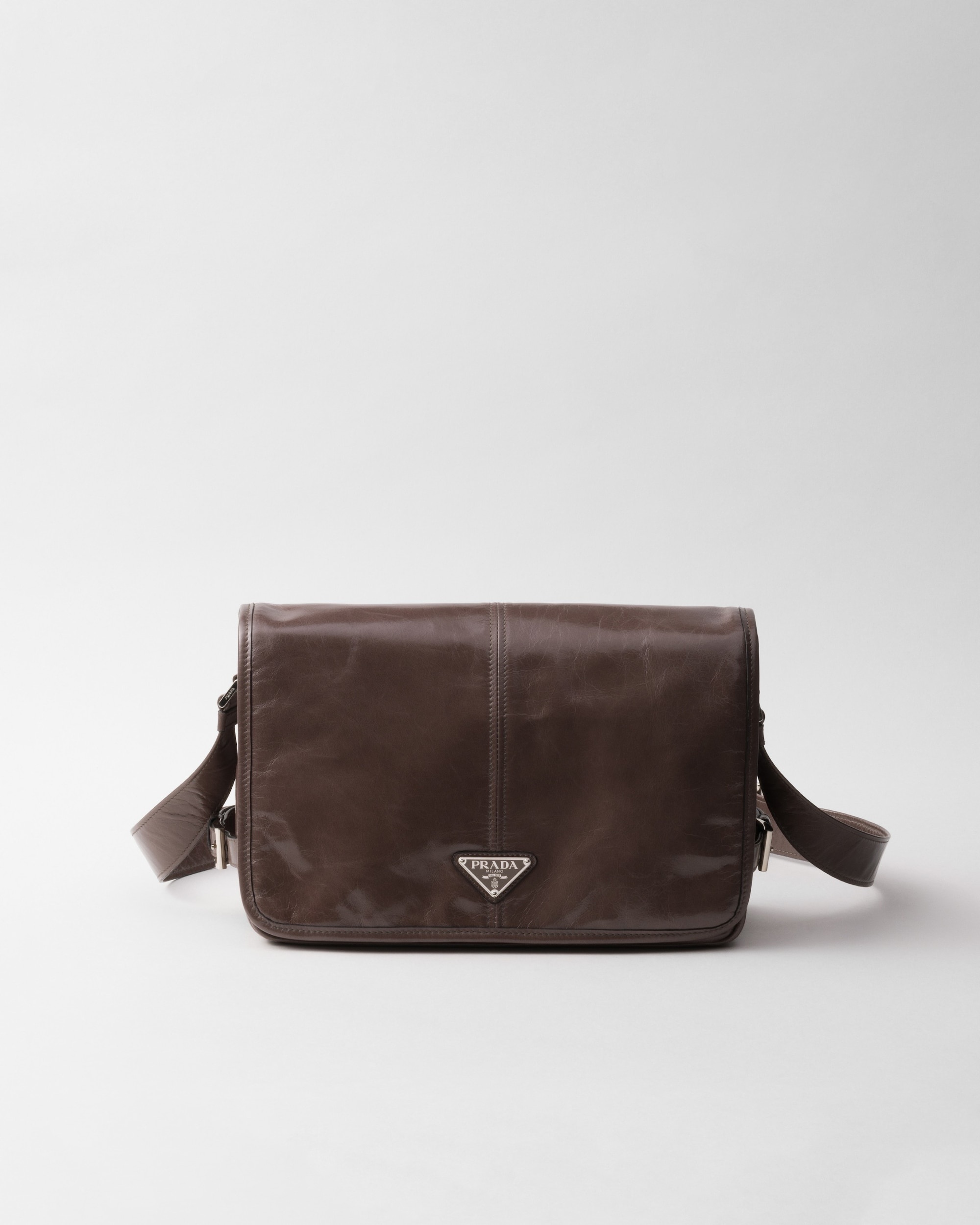 Leather shoulder bag